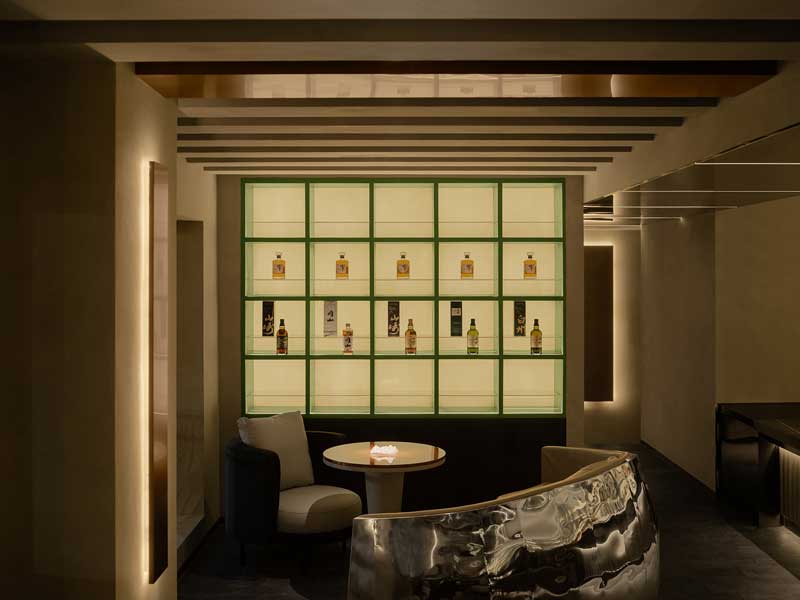 Wake Bar by SALONE DEL SALON - A Space Featuring Retro Poetic Aesthetics