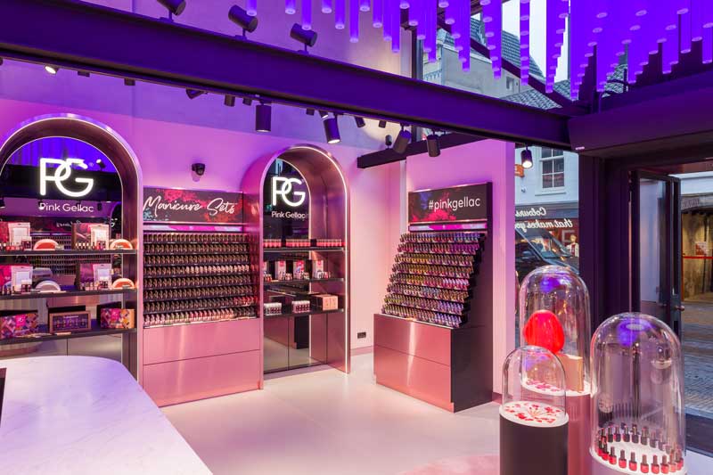 MAST designed the concept and interior design of the Pink Gellac stores
