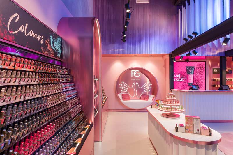MAST designed the concept and interior design of the Pink Gellac stores