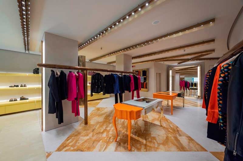 nuovo flagship store Moschino via della Spiga Milano