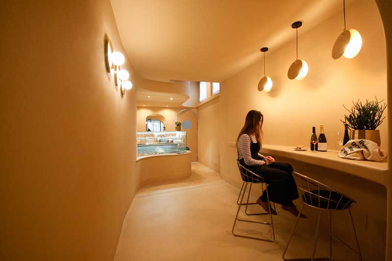 Organic interior design for Cannoncino pastry shop in Piacenza