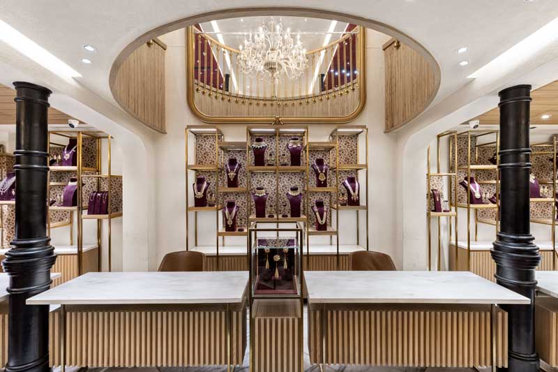 Interni voltati della gioielleria SS Jewellers