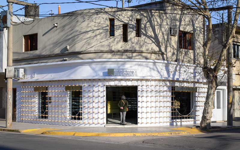 EFEEME Arquitectos signs the rebranding of San Cayetano bakery
