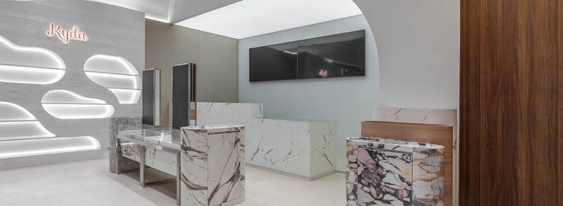 AA+A Architects signs the interior design of SOS multibrand store