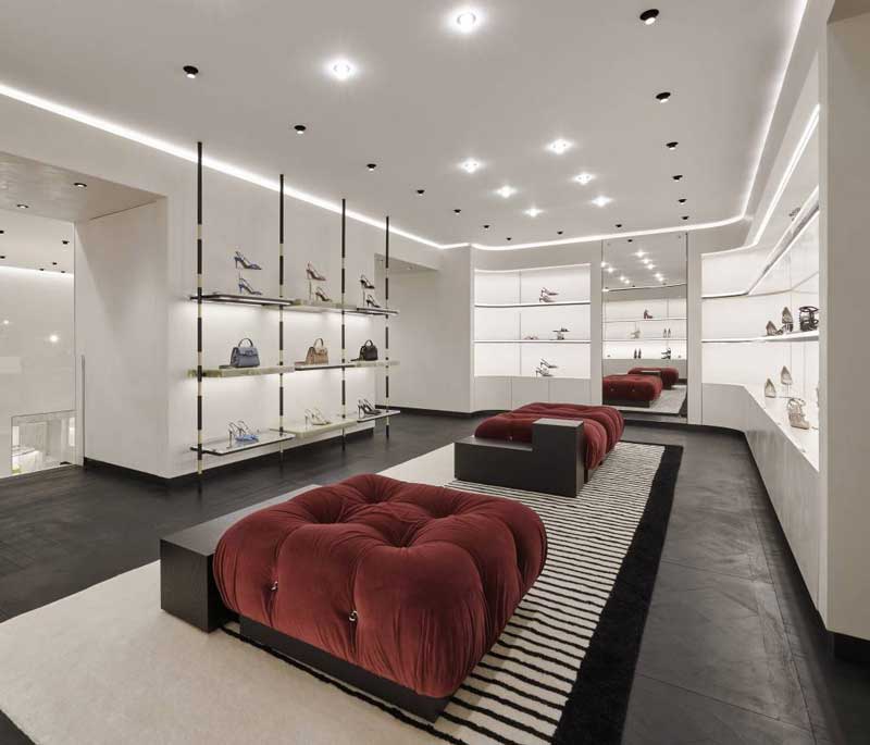 Valentino opens its new boutique in Florence