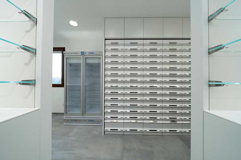 Icas drawer units an display accessories for pharmacies