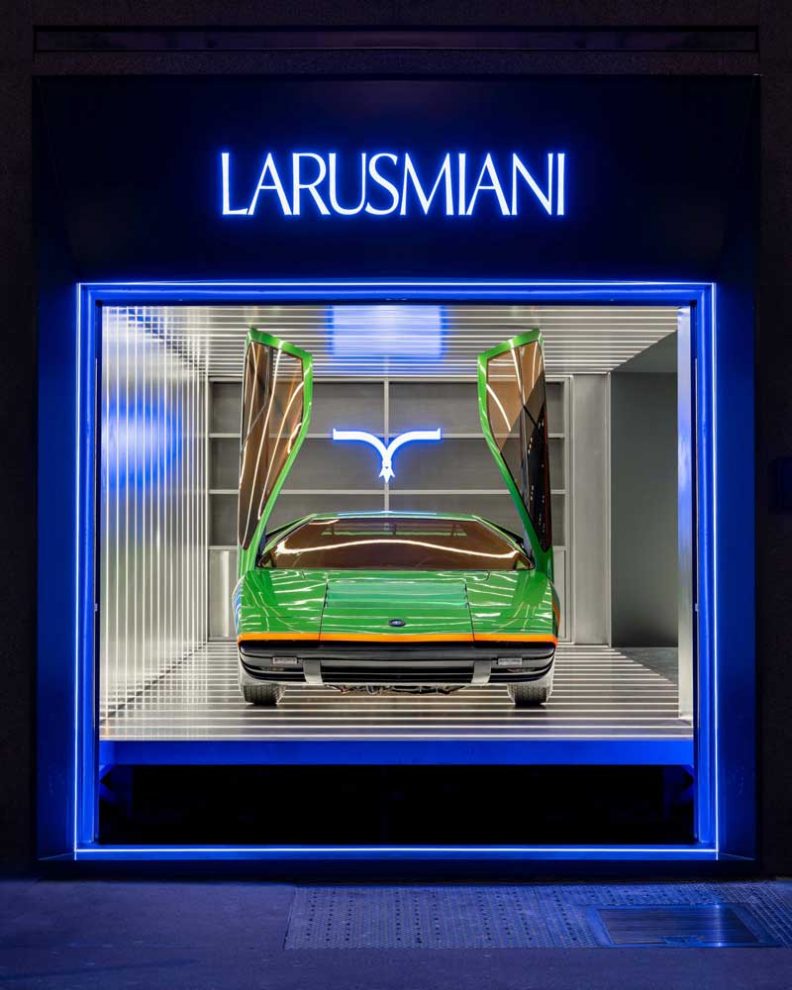 Larusmiani apre a Milano con il concept “R/Evolution 101″