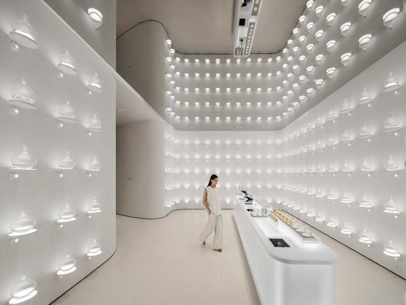 Experience Center for a Skincare Brand Mageline