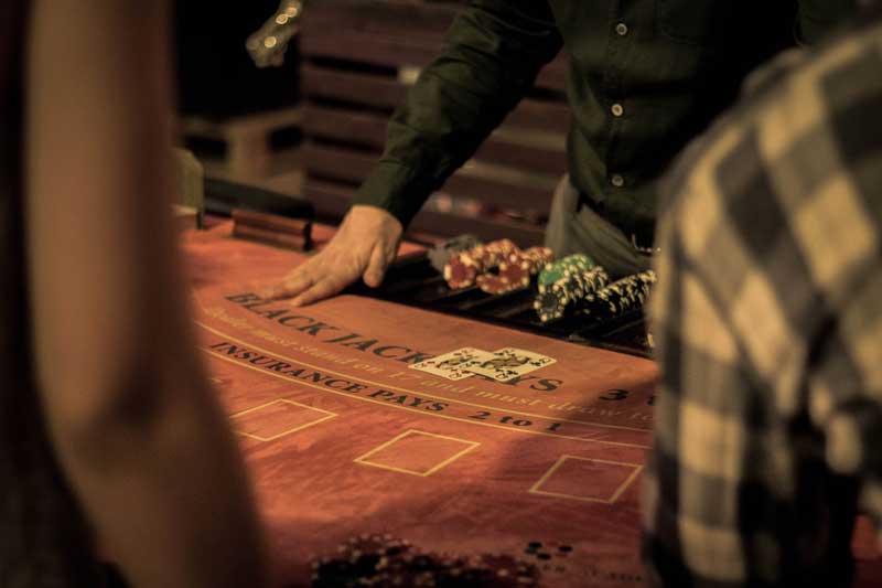 caratteristiche tavolo da blackjack