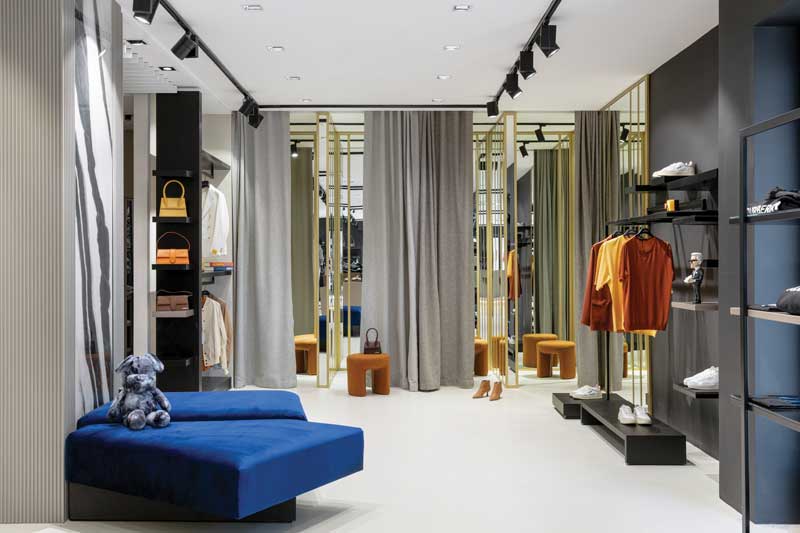 The restyling of the Particolari Semplici boutique