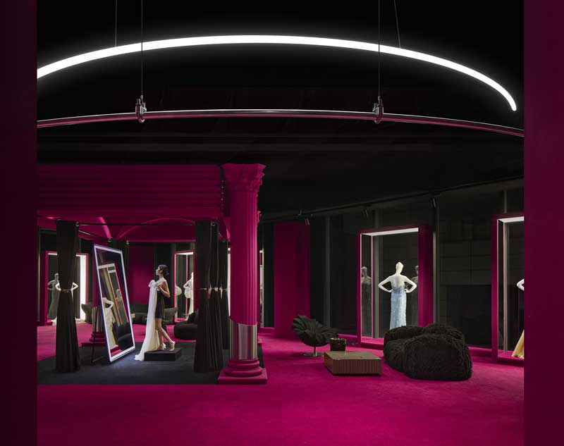 Salone Del Salon creates realm of time for Vera Wang boutique