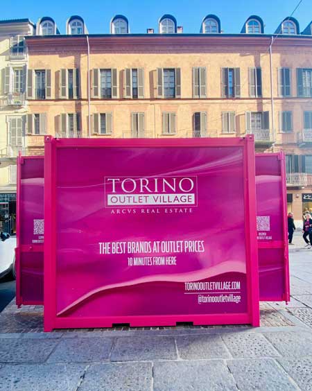 il nuovo e colorato Pop Up di Torino Outlet Village 