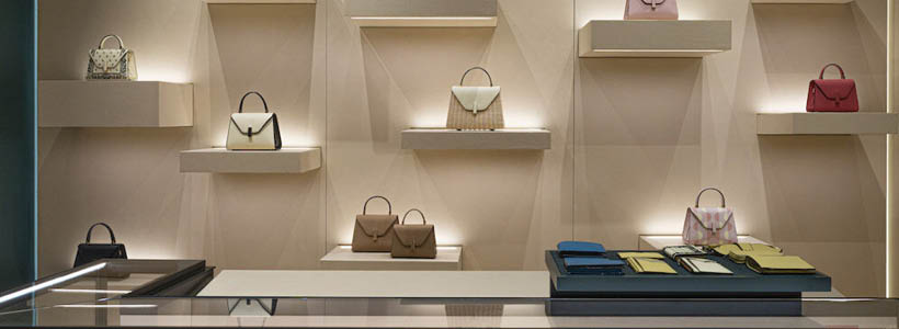 flagship store Valextra Parigi
