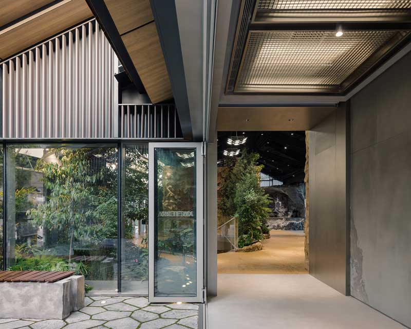 This new ARC'TERYX store's design started from the idea of fusing retail with storytelling. 
