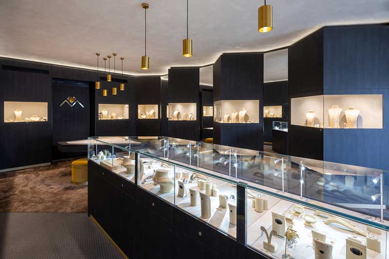Stukel Architecture placed its central focus on crafting a new retail branding experience for Manyolia through their innovative design