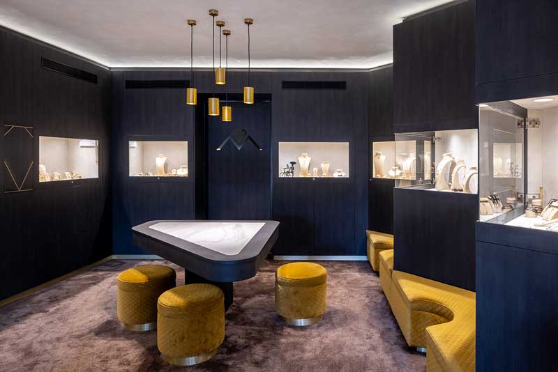 A new retail branding experience for Manyolia Jewellery