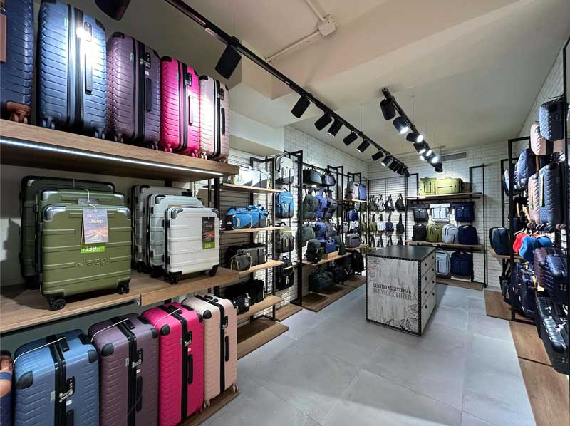 store Carpisa via Mazzini Verona