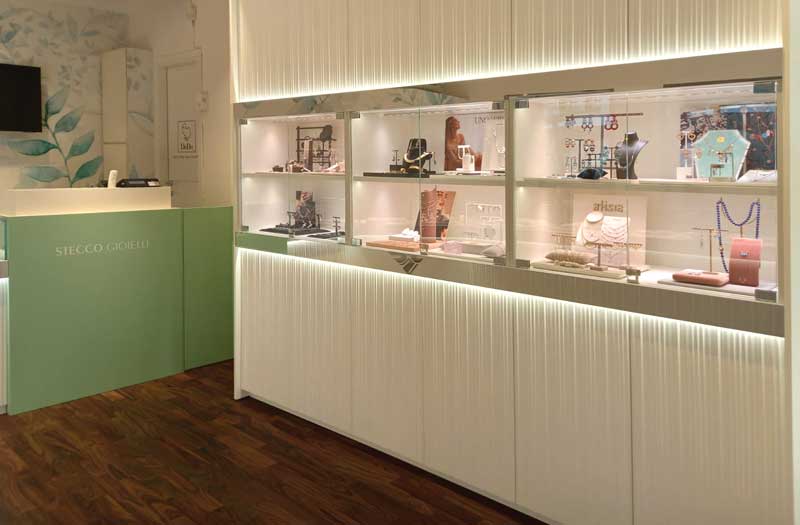 corretta illuminazione in gioielleria