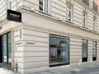 Facciata e vetrine del flagship store Dondup a Monaco di Baviera
