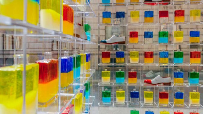 A Milano l'installazione A Journey Through Colour di Santoni