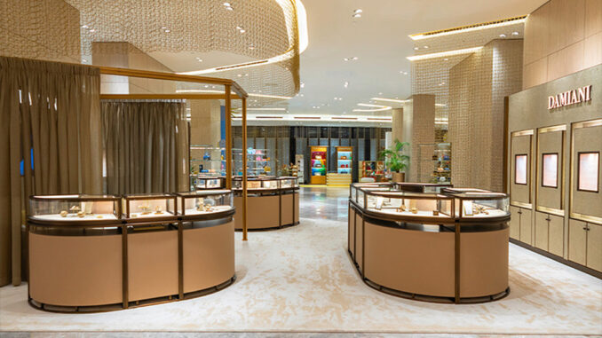 Vista interna della boutique Damiani a Doha