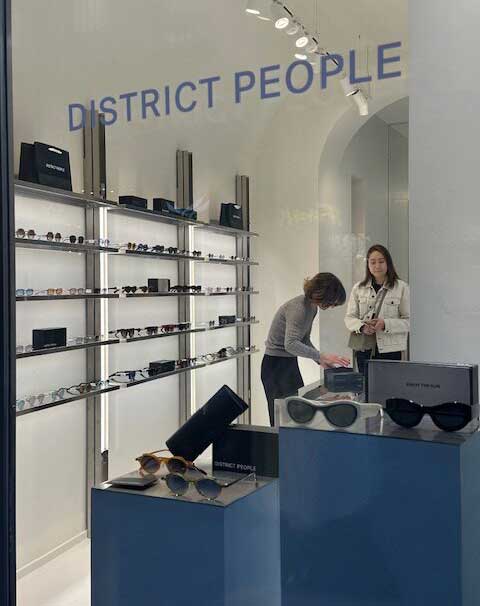interno negozio District People in Corso Garibaldi 34 a Milano