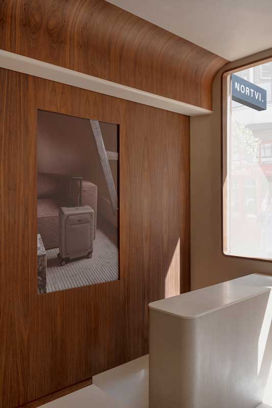Percorso cliente e interior design del flagship store Nortvi ad Amsterdam