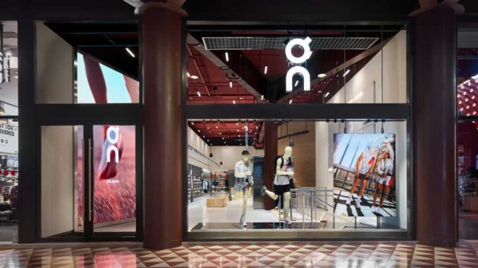 flagship store ON Milano corso Vittorio Emanuele