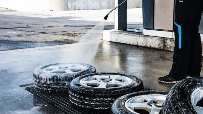 Idropulitrice elettrica per la pulizia di cerchioni auto