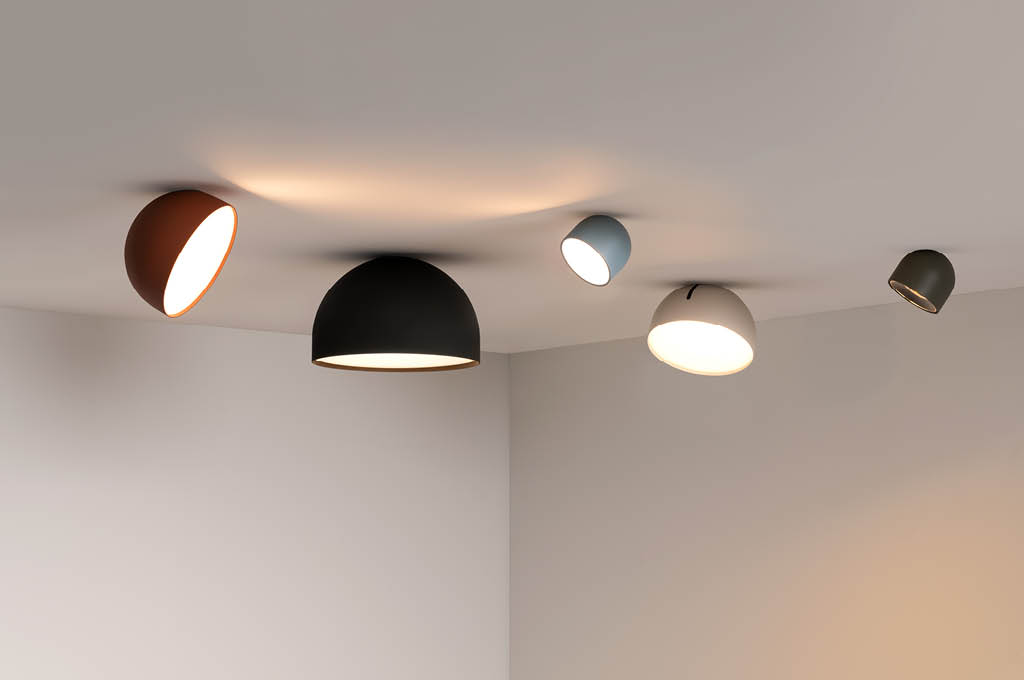 La Collezione Plusminus Solo apre nuove possibilità che offrono un'illuminazione diffusa e d'accento dall'alto e dal basso