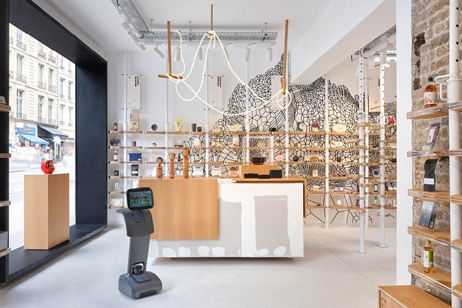 Interior His Concept Store in Paris