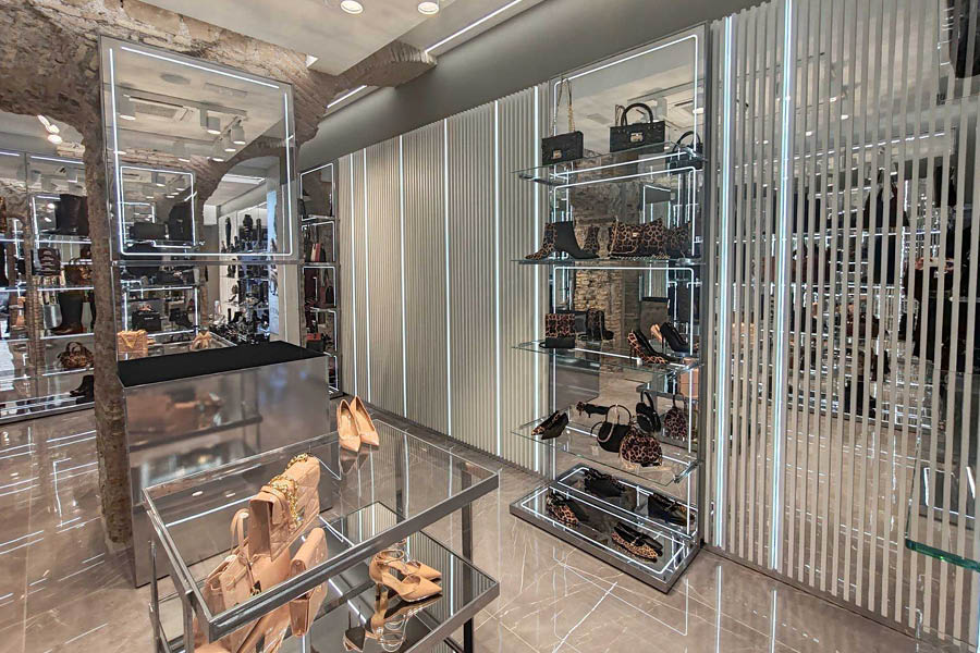 Primadonna Collection boutique in via del Corso Roma - facciata e vetrina