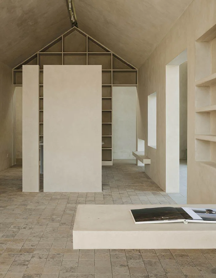 Interior design featuring natural light and earthy textures