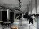 L'equilibrio tra design raffinato ed elementi industriali rende il pop-up store OACE un esempio perfetto di retail contemporaneo