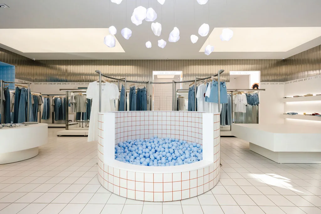 Between the Walls studio signs the One by One Flagship Showroom in Kyiv