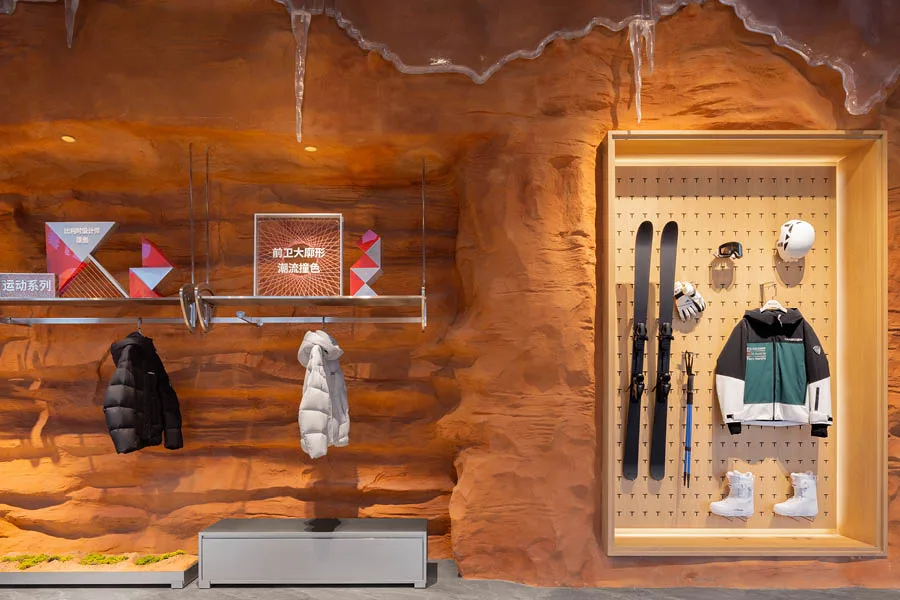 Interno del concept store TANBOER