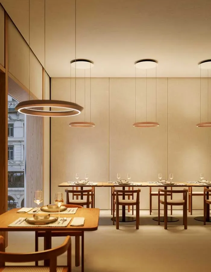 Lodes_-Tidal-sospensione_-Needs-Studio_-4 Installazione multipla della lampada a sospensione Tidal in un ristorante contemporaneo, ideale per progetti hospitality