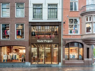 Facciata del flagship store Nude Project ad Amsterdam