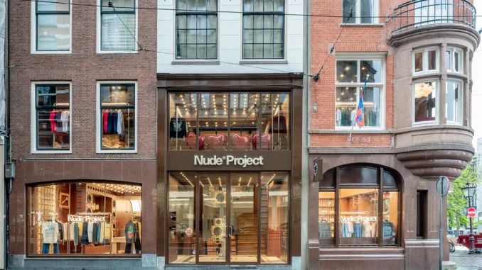 Facciata del flagship store Nude Project ad Amsterdam