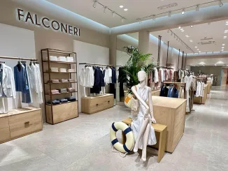 Esposizione collezione primavera/estate Falconeri