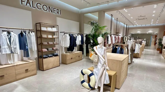Esposizione collezione primavera/estate Falconeri
