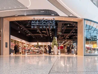 : Ingresso del nuovo concept store Maisons du Monde ad Arese nel centro commerciale Il Centro