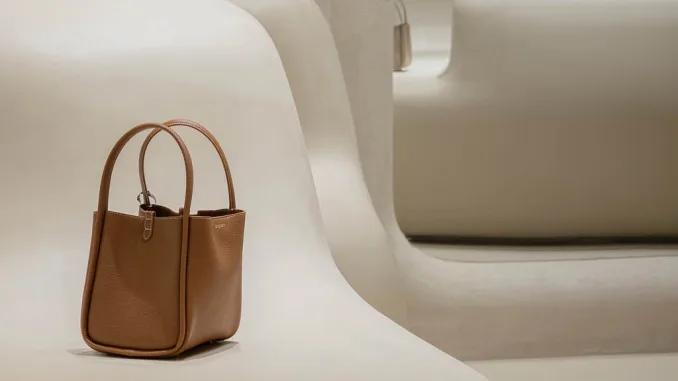 esempio di progettazione negozi per brand di accessori moda