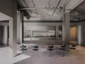 Interno del ristorante Bizy Boy con cucina a vista