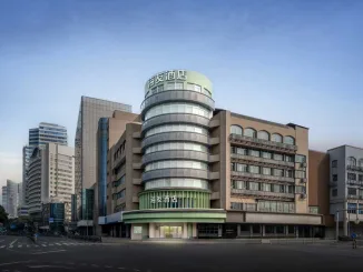 Facciata del Hi Inn Self-Service a Ningbo con design urbano moderno