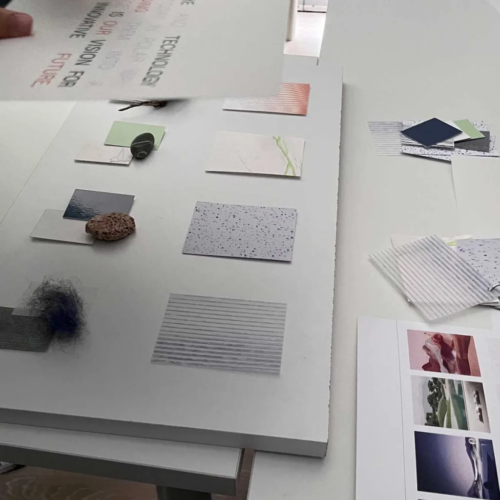 Campioni di materiali e superfici per il master in Sensorial Surface Design  del Politecnico di Milano, tra texture, colori e finiture innovative