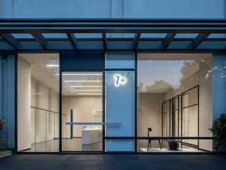Facciata del concept store 7+ Select Shop – Glimmering Bay a Zhengzhou progettato da say architects