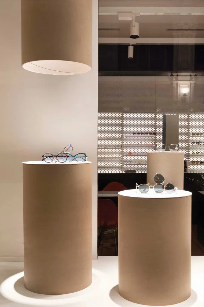Eyewear details enhanced with warm LED Rimani lighting