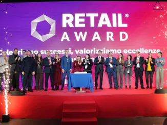 Foto di gruppo dei vincitori dei retail award 2025