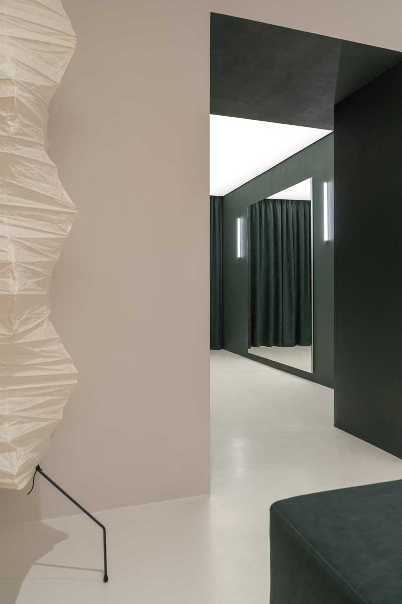 vista camerini del PAPAYA Showroom a Kiev